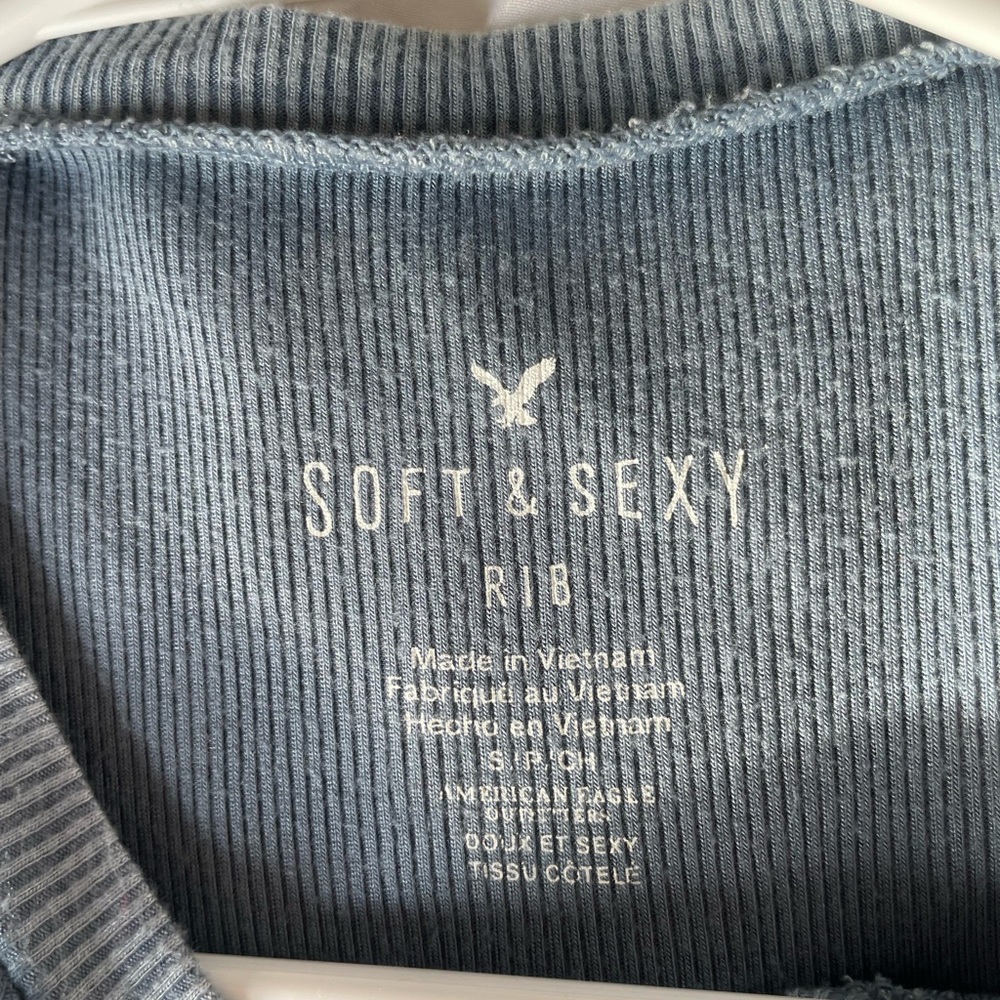 Blue top - Picture 2 of 3